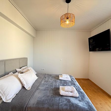 Sunny Home Private Jacuzzi Hydromassage Acropolis & Lycabettus Far View Parking 300M Metro Peristeri Athen Exterior foto
