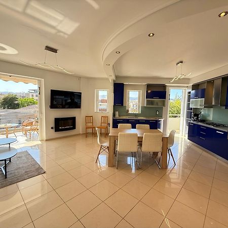 Sunny Home Private Jacuzzi Hydromassage Acropolis & Lycabettus Far View Parking 300M Metro Peristeri Athen Exterior foto