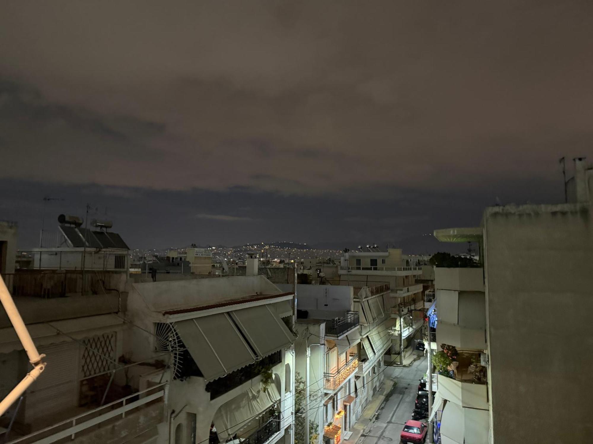 Sunny Home Private Jacuzzi Hydromassage Acropolis & Lycabettus Far View Parking 300M Metro Peristeri Athen Zimmer foto