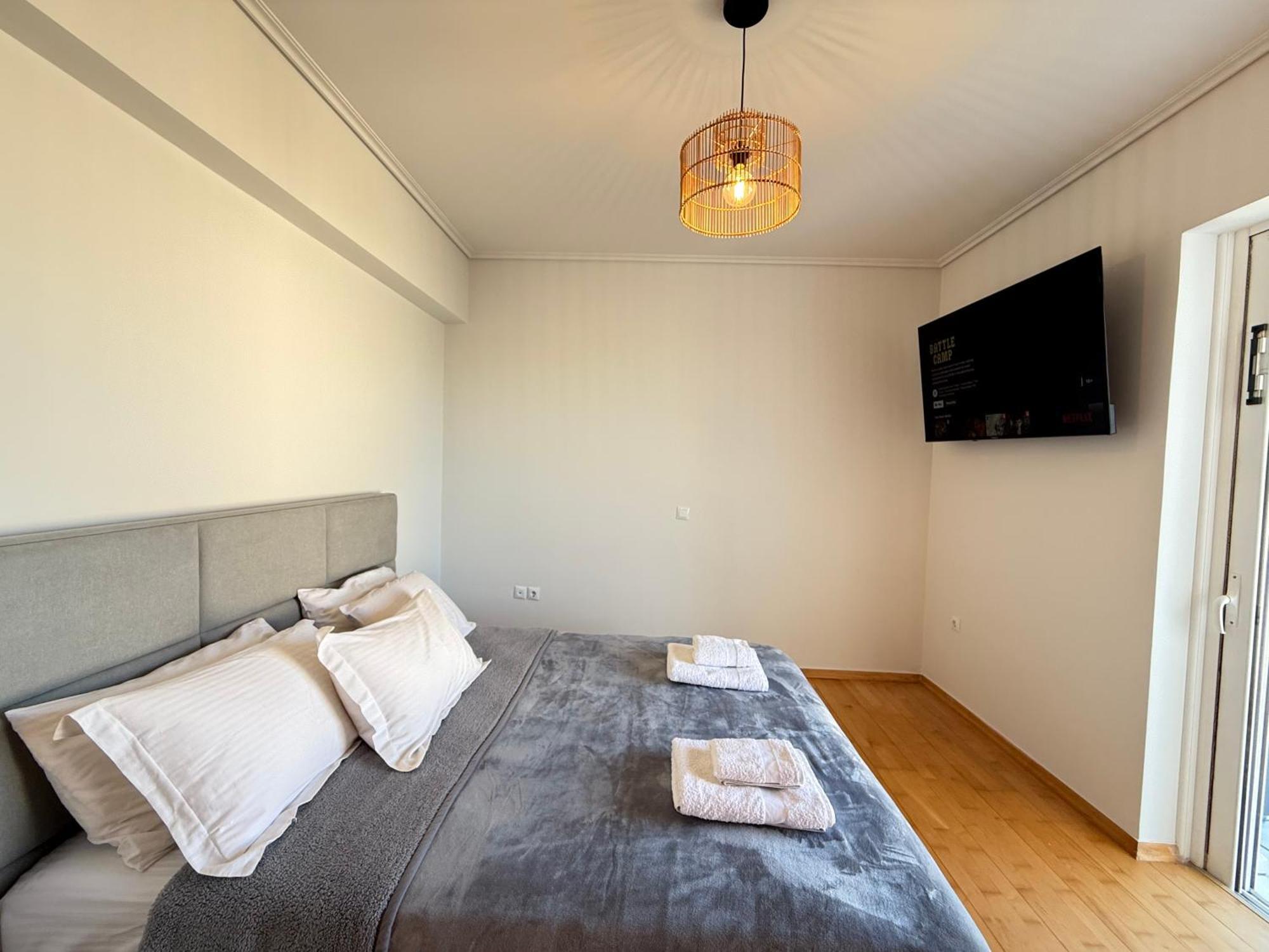 Sunny Home Private Jacuzzi Hydromassage Acropolis & Lycabettus Far View Parking 300M Metro Peristeri Athen Exterior foto
